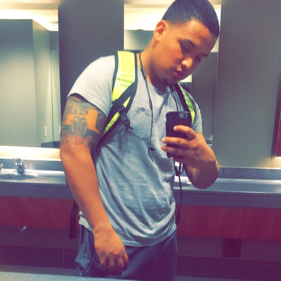 Profile Picture of Kevin Macias (@kevinmanuel) on Poshmark