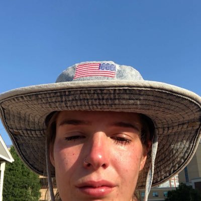 Profile Picture of Jules (@juliadowns21) on Twitter