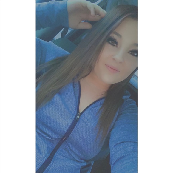 Profile Picture of Brianna Nuss (@brinicnuss0209) on Poshmark