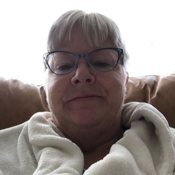 Profile Picture of Erika Dial (@erikadial637) on Poshmark