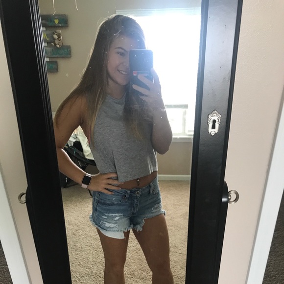 Profile Picture of Caitlin Decriscio (@caitlin_07) on Poshmark