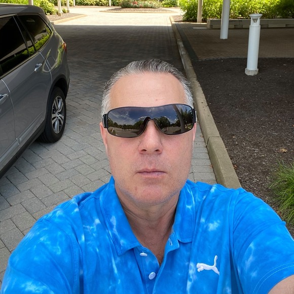 Profile Picture of Igor Mishin (@igor_77765) on Poshmark