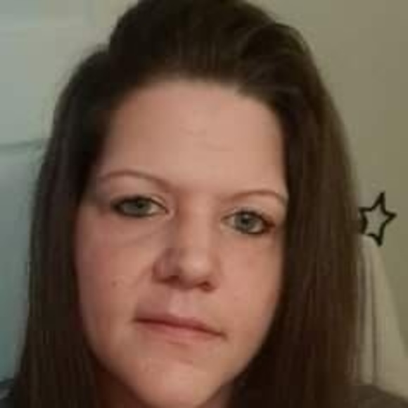 Profile Picture of Lindsey Kephart (@lindseykephart) on Poshmark