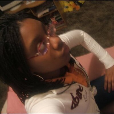 Profile Picture of Jasmine Summers (@jaszy88) on Twitter