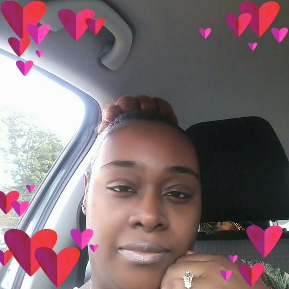 Profile Picture of Tahnesha Washington (@tahnesha81) on Poshmark