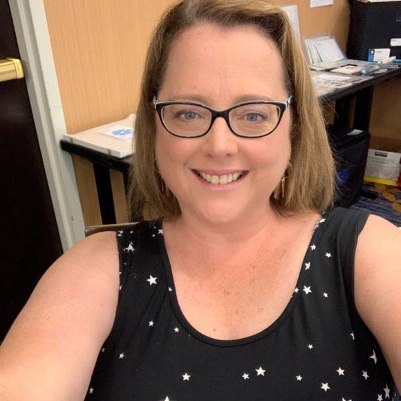 Profile Picture of Kimberly Donaldson (@lglnurse) on Poshmark