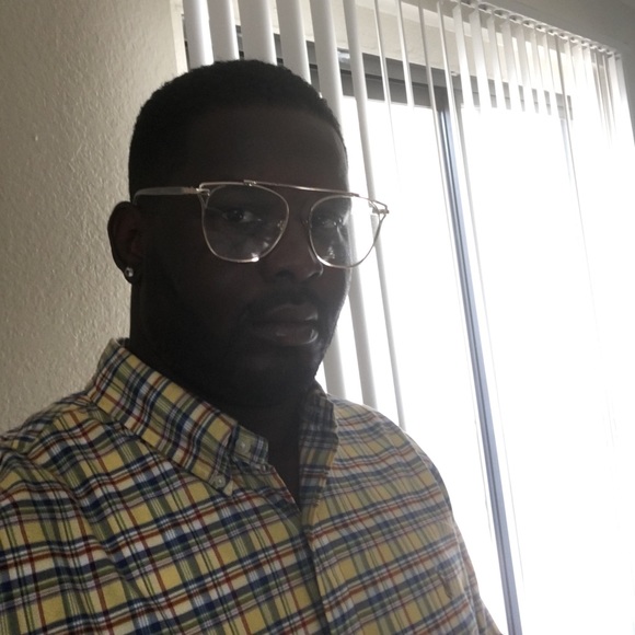 Profile Picture of Brandon Irving (@birving112) on Poshmark