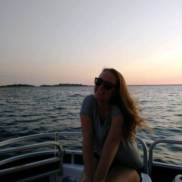 Profile Picture of Megan Tassinari (@megantass) on Poshmark