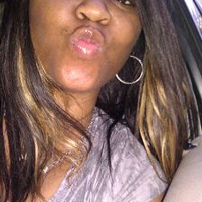 Profile Picture of Pam Aaron (@DamnPam777) on Twitter