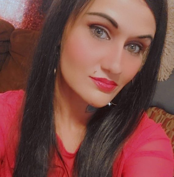 Profile Picture of Crystal Giltner (@c_giltner) on Poshmark