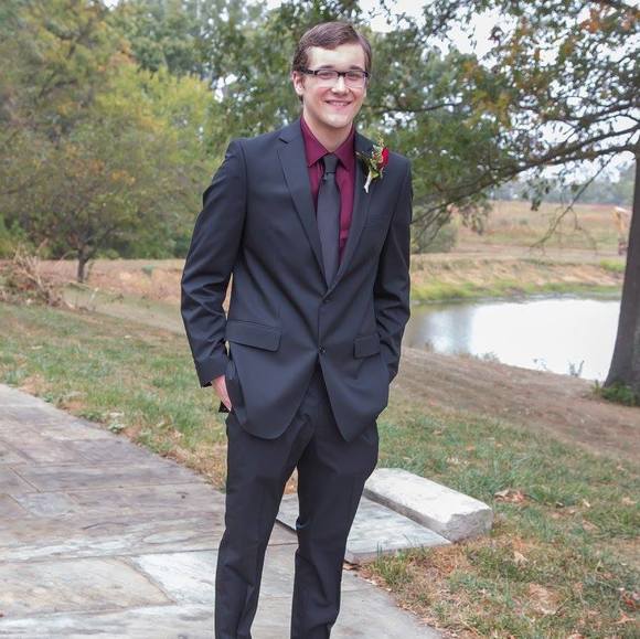 Profile Picture of Chase Levi (@chasehenson) on Poshmark