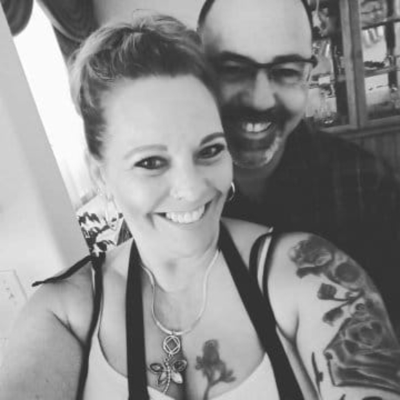 Profile Picture of Beth Albert (@alberts4arbonne) on Poshmark