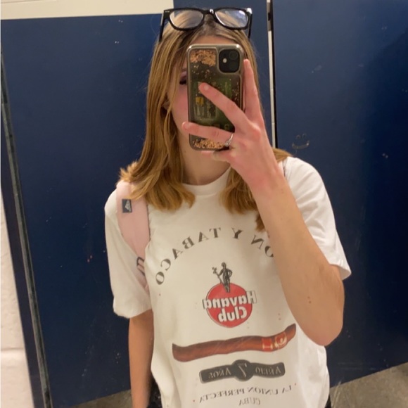 Profile Picture of Jenny Marion (@jennymarion918) on Poshmark