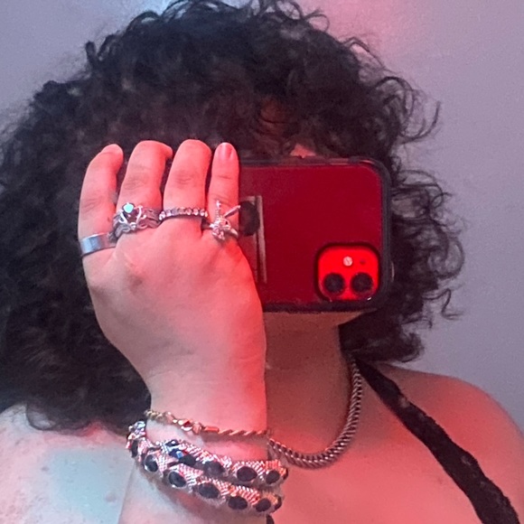 Profile Picture of Jasmine Solis (@letmegaslight) on Poshmark