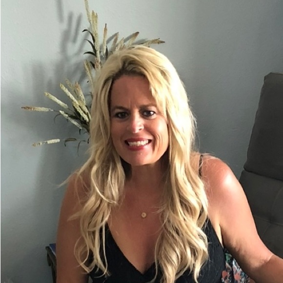 Profile Picture of Lisa Mcgarrity (@ldcook71) on Poshmark