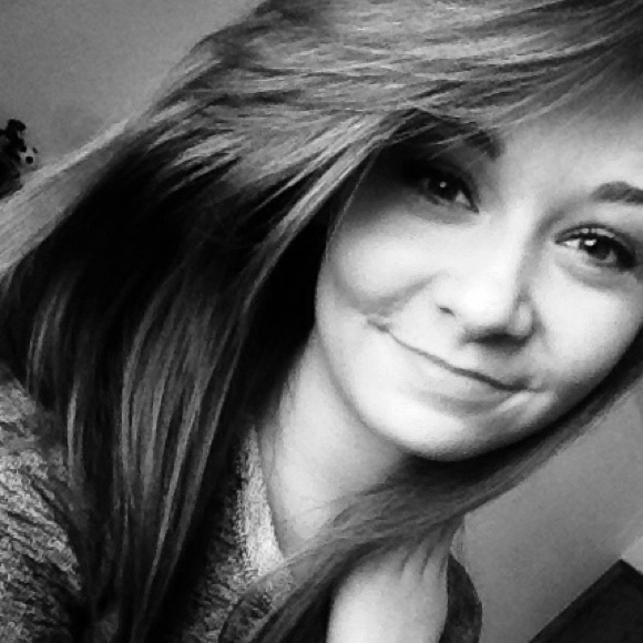 Profile Picture of Carolyn Keaton (@carolynkeaton) on Poshmark