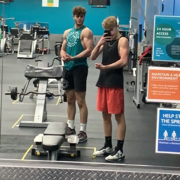 Profile Picture of Devin Steinhauser (@d_steinhauser) on Poshmark