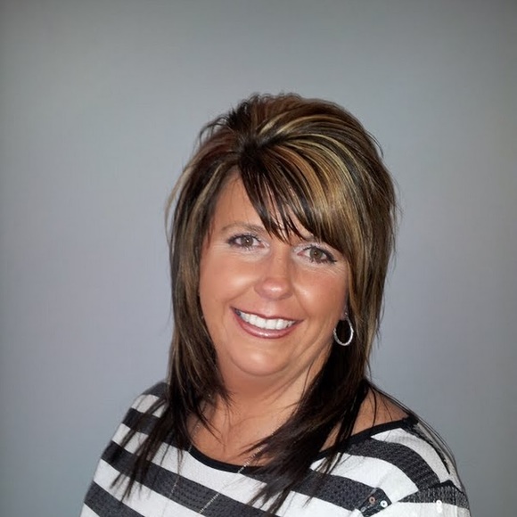 Profile Picture of Kim Wickliffe (@wickliffekns) on Poshmark