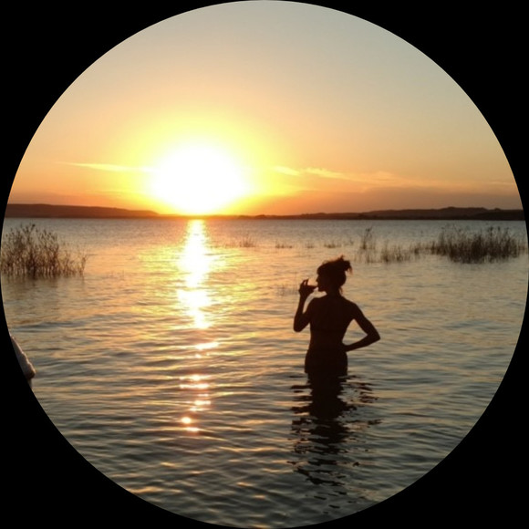 Profile Picture of Marni Vonesh (@mvonesh10) on Poshmark