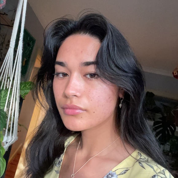 Profile Picture of Tahnesha Bassarek (@tahneshab) on Poshmark