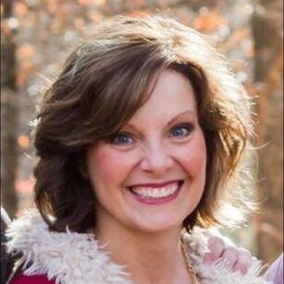 Profile Picture of Donna Foster (@donnafoster65) on Poshmark