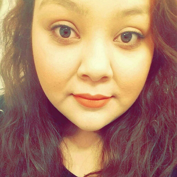 Profile Picture of Kassandra Gonzales (@kassiee9) on Poshmark