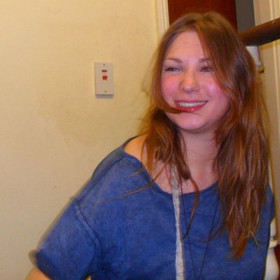 Profile Picture of Kate Howe (@katejamiehowe) on Twitter