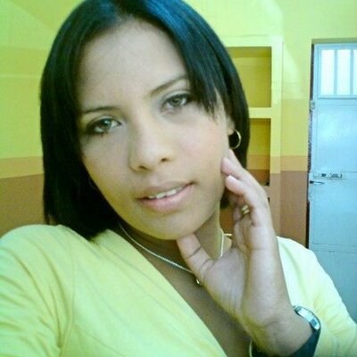 Profile Picture of Julia Suarez (@juliasuarez5) on Twitter