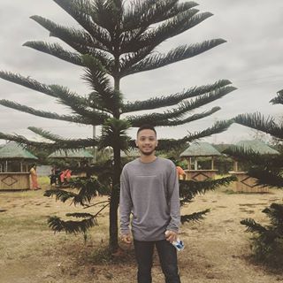 Profile Picture of Mark Perona (@lilmacperona) on Facebook