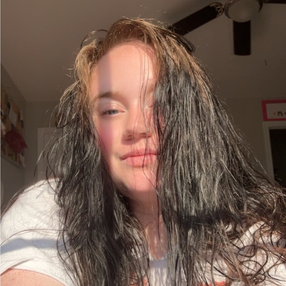 Profile Picture of Madisyn Malatt (@madisyn_malatt) on Poshmark