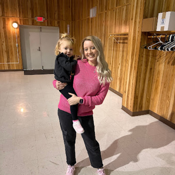 Profile Picture of Taylor Harmon (@taybharmon173) on Poshmark