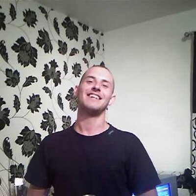 Profile Picture of Gary Abraham (@gaz444) on Twitter