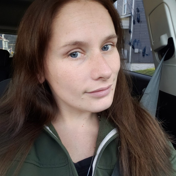 Profile Picture of Ruth Eicher (@rutheicher21) on Poshmark