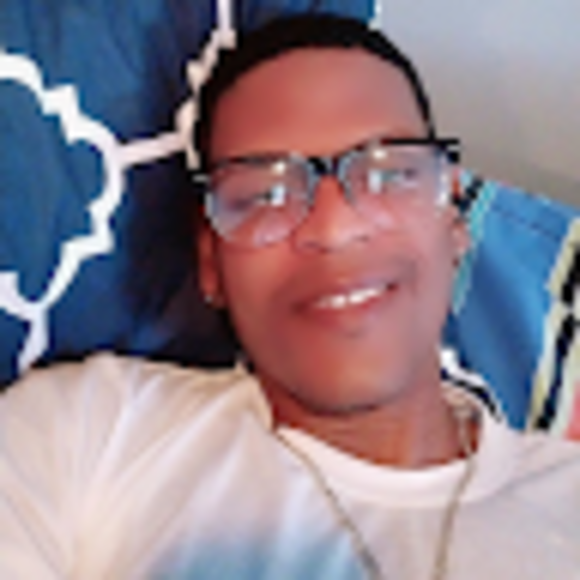 Profile Picture of Luis manuel Alvear lugo (@luislugo128) on Poshmark