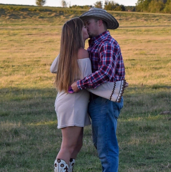 Profile Picture of Kylee Pizzillo almand (@kyleepizzill460) on Poshmark
