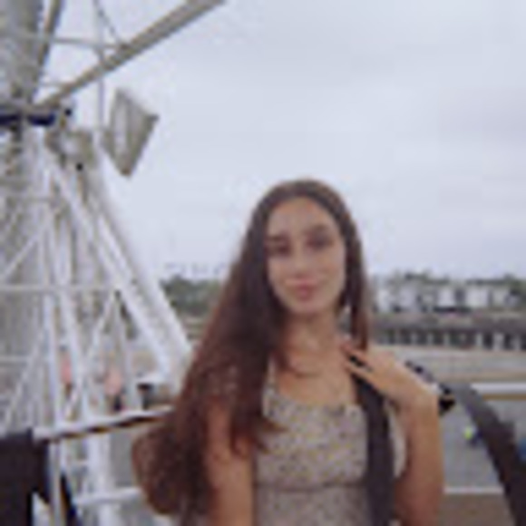 Profile Picture of Brianna Fernstrom (@briannafrn) on Poshmark