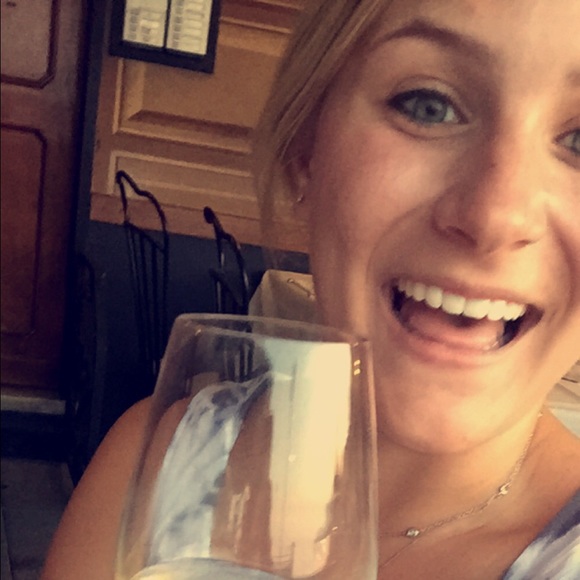 Profile Picture of Megan Hulings (@m846376e) on Poshmark