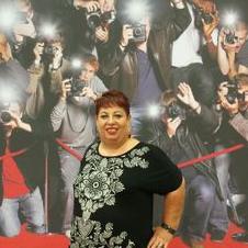 Profile Picture of Fran Bates (@linked2pink) on Twitter