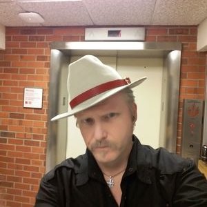 Profile Picture of Stephen Scates (@stephenSScates) on Twitter