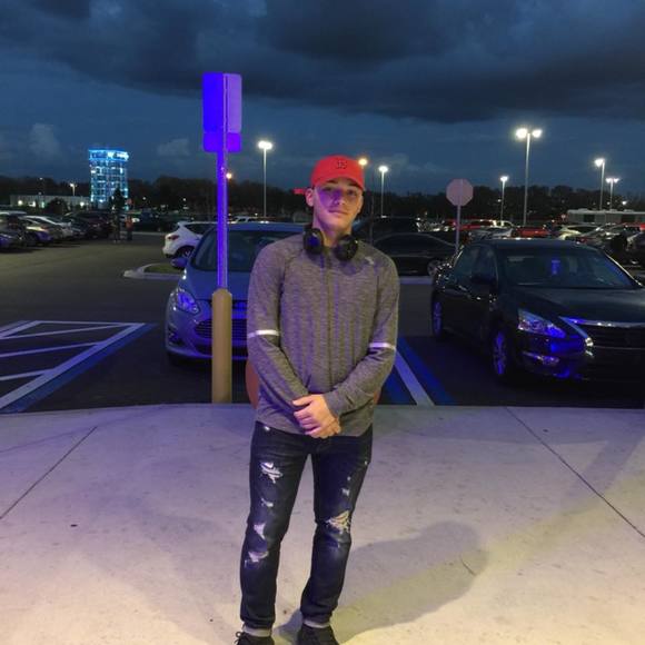 Profile Picture of Joseph Ortiz (@josephortiz317) on Poshmark