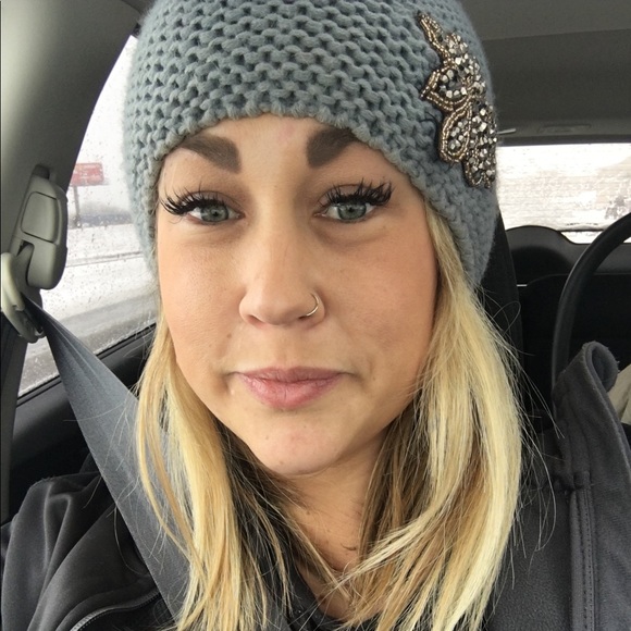 Profile Picture of Kari Dahlinger (@karidahlinger) on Poshmark