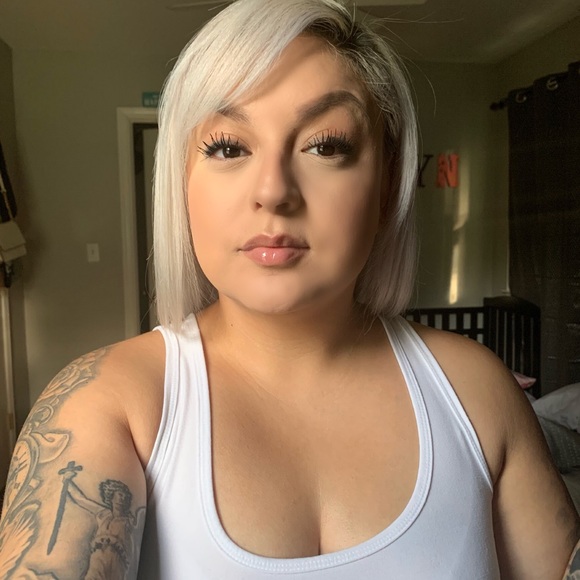 Profile Picture of Janet Zavala (@bunnyzavala) on Poshmark