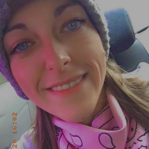 Profile Picture of Amanda Starliper (@sflasher324) on Poshmark