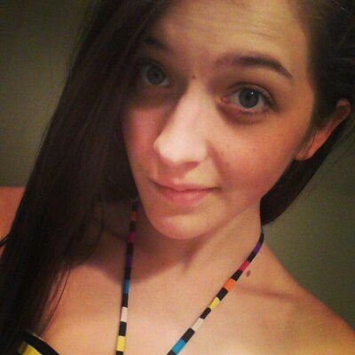 Profile Picture of Nikki Bolduc ♡ (@nikkiiii_anne) on Twitter