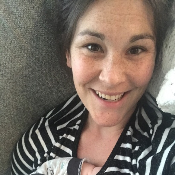Profile Picture of Lindsay Recktenwald (@lreck822) on Poshmark