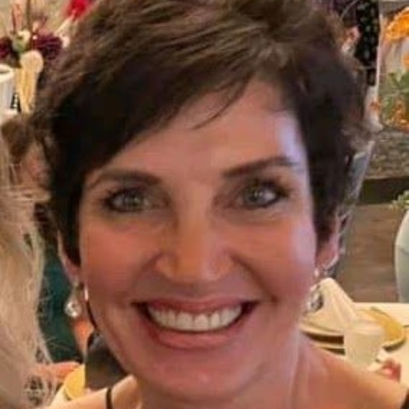 Profile Picture of Louise Danforth (@louise_danforth) on Poshmark