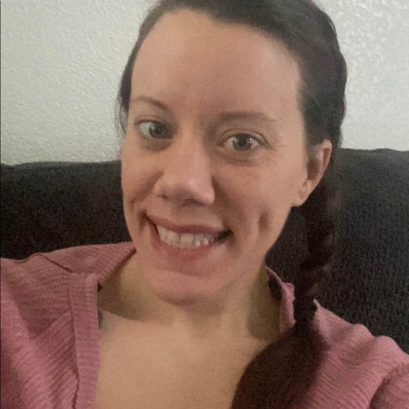 Profile Picture of Janet Ivey (@janet_ivey) on Poshmark