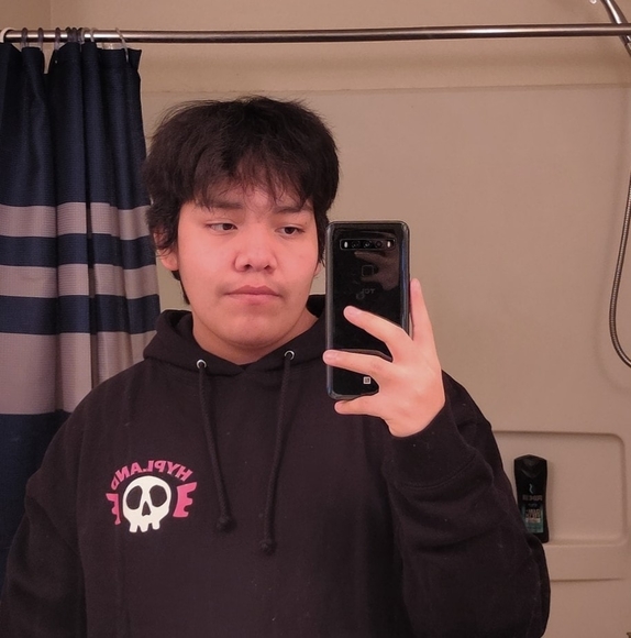 Profile Picture of Robert Mccloskey (@robthebob05) on Poshmark