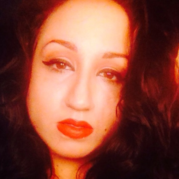 Profile Picture of Sasha Sinclaire (@bathhousebette) on Poshmark