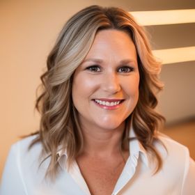 Profile Picture of Lisa Carstens-Realtor Mel Foster Co. (@lkcarstens) on Pinterest